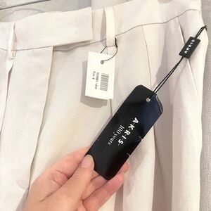 Akris NWT linen pleated high rise pant sz 8 $1,141 ecru ivory. New with tags